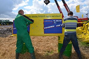 Parodos lankytojai buvo kviečiami mesti iššūkį DOJUS agro servisui