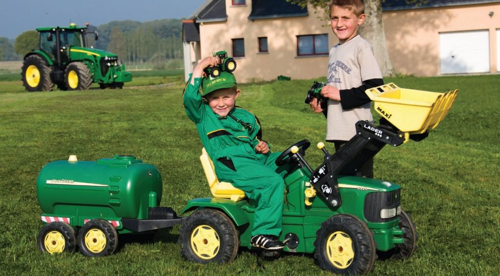 John Deere apranga ir žaislai